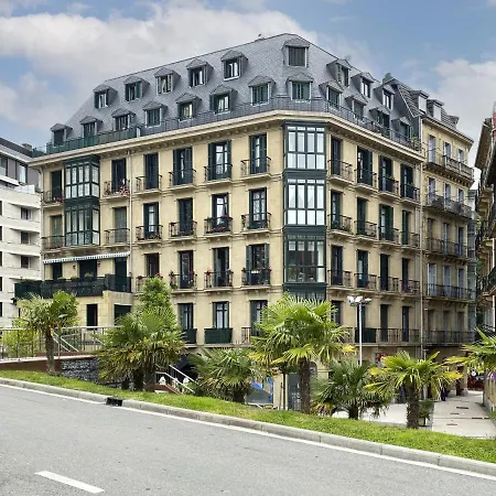 Always Easy I Arroka * San Sebastian