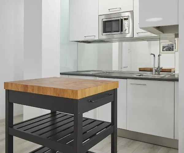 Always Easy I Arroka