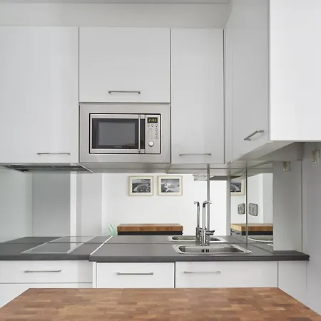 Always Easy I Arroka